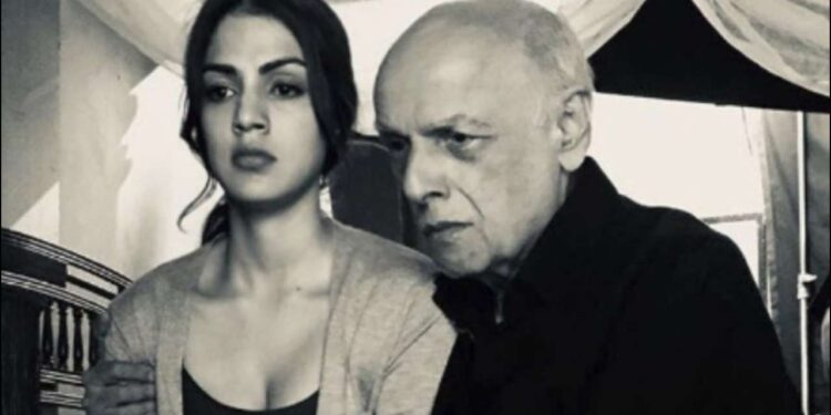 An Old Video Of Mahesh Bhatt Hugging Jiah Khan Went Viral After The Leak Of Mahesh Bhatt’s WhatsApp Chats With Rhea Chakraborty!
