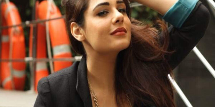 After Filing A Complaint Against The Fake Video, Several Celebrities Came In Support Of Mandy Takhar!