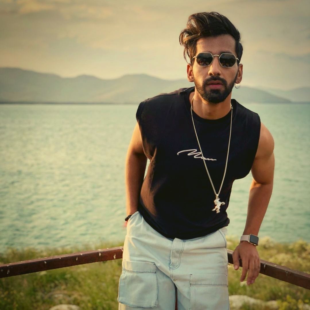 Maninder Buttar Postponed The Release Date Of His Upcoming Album ...