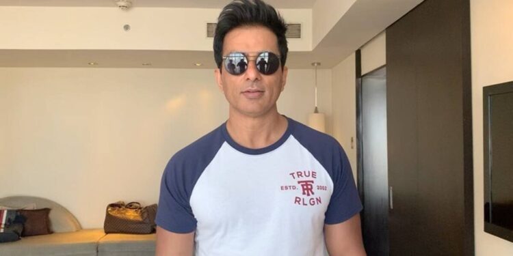 A Scholarship Programme Is Launched By Sonu Sood To Help Underprivileged Students!