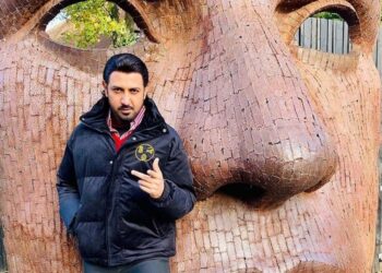 Gippy Grewal Released the Teaser of His Upcoming Song “2 Seater”