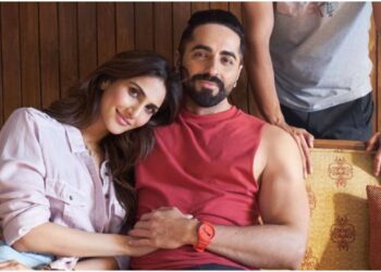 Shahrukh Khan to Begin the Production of Pathan in November Alongside Deepika Padukone & John Abraham