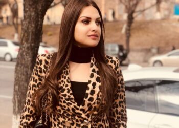 Himanshi Khurana Recovered From The COVID-19; Tested Negative and Got Discharged from the Hospital!