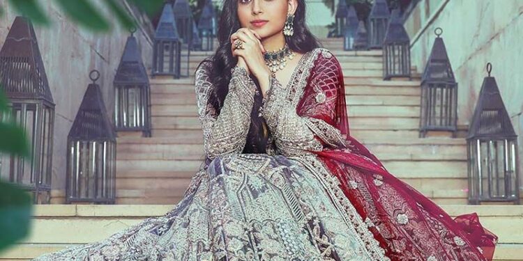 Nimrat Khaira Reveals The Poster of Her New Song & It Might Steal Your Breath!