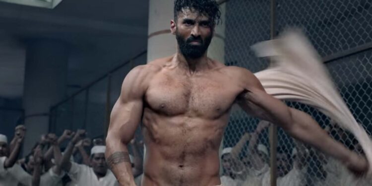 Kartik Aaryan Revealed the Poster of His Next Fil Titled “Dhamaka” on the Occasion of His Birthday