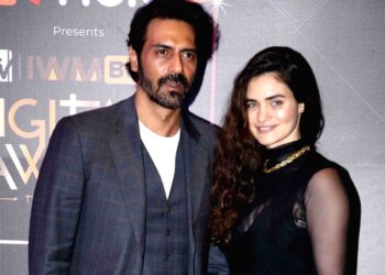 Kartik Aaryan Revealed the Poster of His Next Fil Titled “Dhamaka” on the Occasion of His Birthday