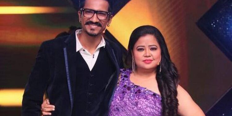 Kartik Aaryan Revealed the Poster of His Next Fil Titled “Dhamaka” on the Occasion of His Birthday