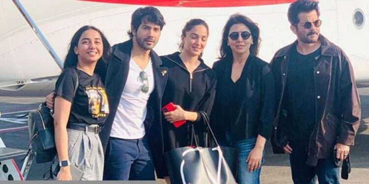 Kartik Aaryan Revealed the Poster of His Next Fil Titled “Dhamaka” on the Occasion of His Birthday