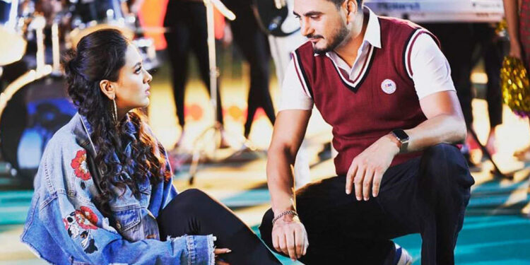 Kulwinder Billa Revealed the Teaser of His Next Song Titled “Kalakaar” Starring Tejasswi Prakash