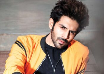 Kartik Aaryan Revealed the Poster of His Next Fil Titled “Dhamaka” on the Occasion of His Birthday
