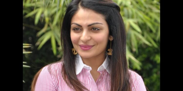 Neeru Bajwa Shared a Glimpse of a Preparation of The Song from Her Upcoming Film “Phatte Dinde Chakk Punjabi”