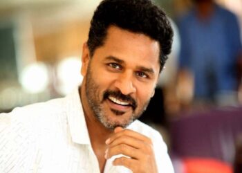 Kartik Aaryan Revealed the Poster of His Next Fil Titled “Dhamaka” on the Occasion of His Birthday