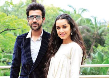 Kartik Aaryan Revealed the Poster of His Next Fil Titled “Dhamaka” on the Occasion of His Birthday