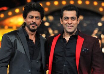 Kartik Aaryan Revealed the Poster of His Next Fil Titled “Dhamaka” on the Occasion of His Birthday