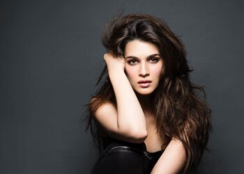 Kriti Sanon Finally Tested Negative for COVID-19; Expressed Her Gratitude