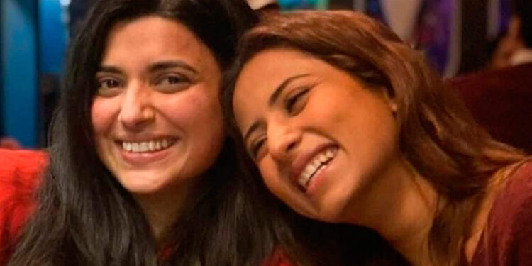 The Latest Picture of Sargun Mehta & Nimrat Khaira is Giving Us Major Friendship Goals!