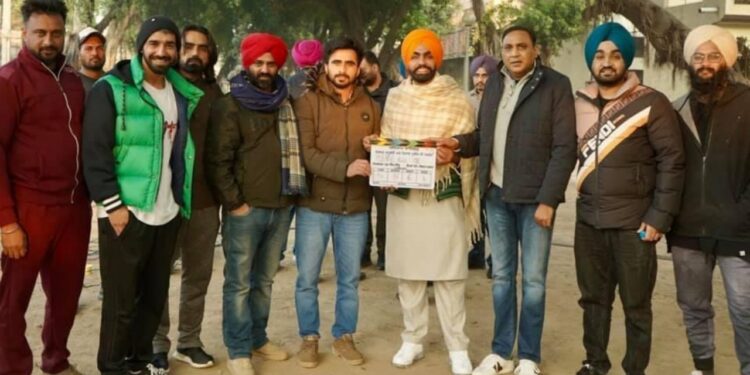 A New Punjabi Film Titled “Please Kill Me” Goes on Floor!