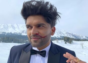 Guru Randhawa Got Injured While Shooting in Kashmir at -9°C!