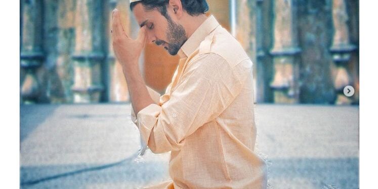 Jayy Randhawa Revealed His First Look from His Upcoming Film Titled “Jatt Escobar”