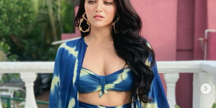 Wamiqa Gabbi is Turning Everyone’s Head with Her Tie-Dye Outfit During Grahan’s Promotions!