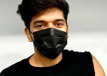 Guru Randhawa is Completely Vaccinated as He Recently Got His Second Dose of Vaccination!